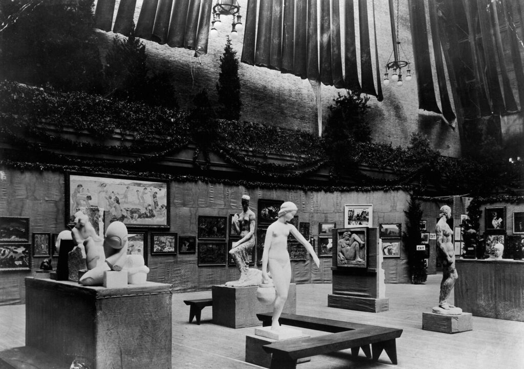 Photographie de l’Armory Show Exhibition of Modern Art, New York, 1913 